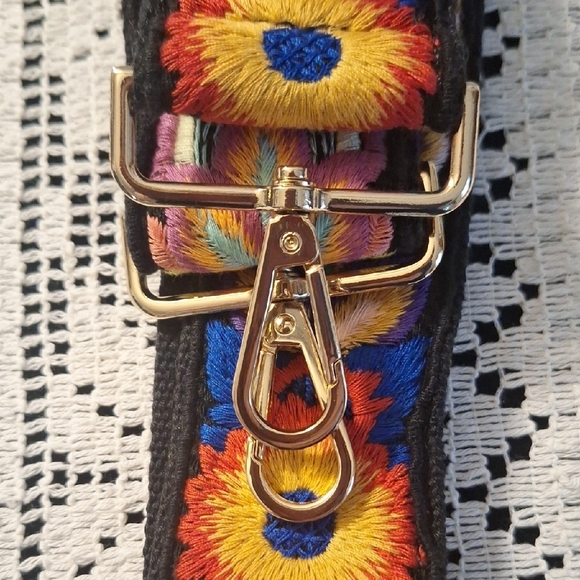Embroidered Floral Strap - Multicolor - Picture 5 of 8